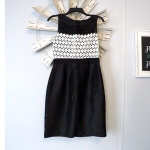 NWT Taylor Black Sheath Dress White Floral Lace Bodice Sheer Neckline Size 4